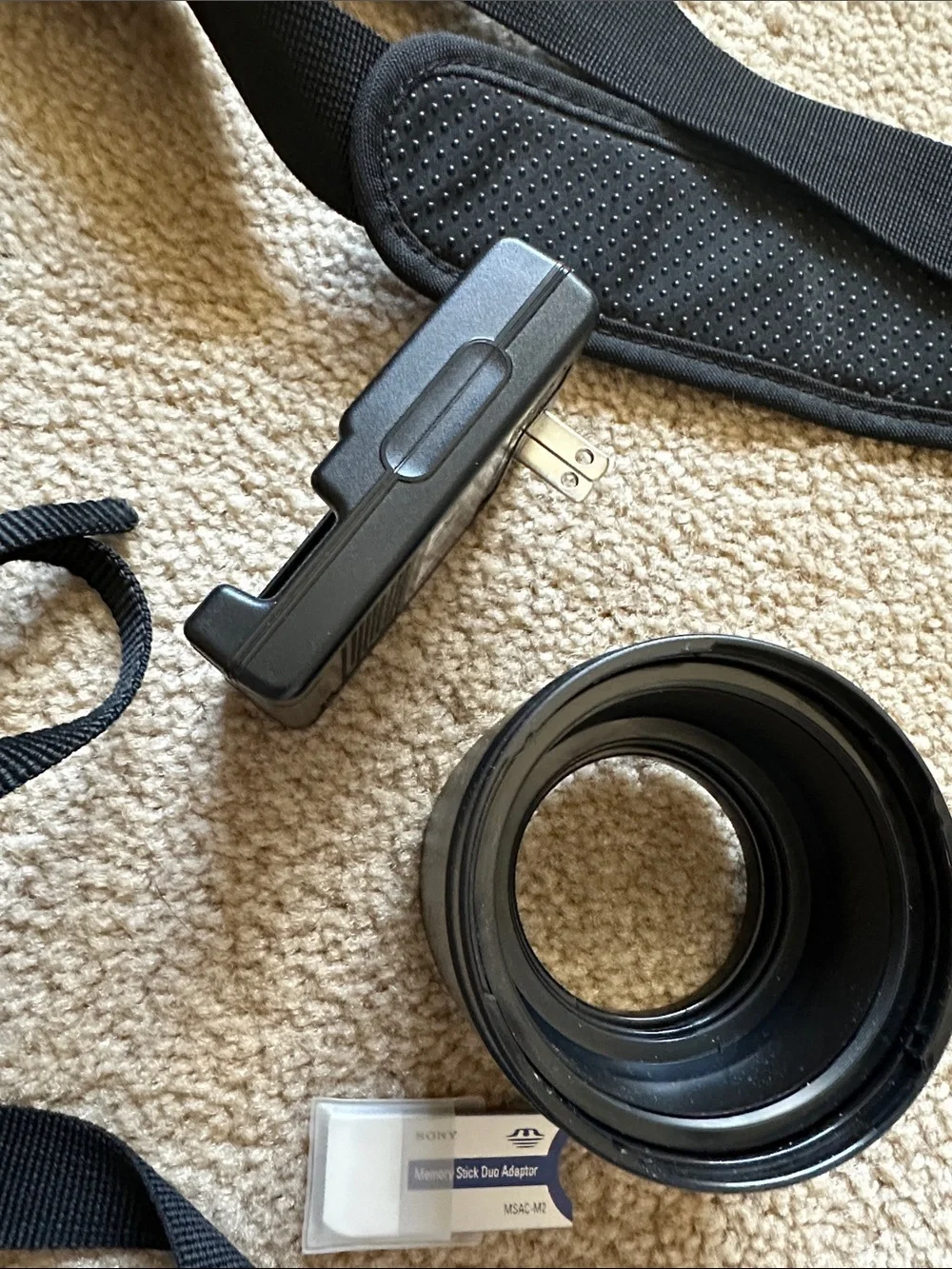Sony Black mpegmovie Camera and Kit with Shoulder Bag and Lens Accessories